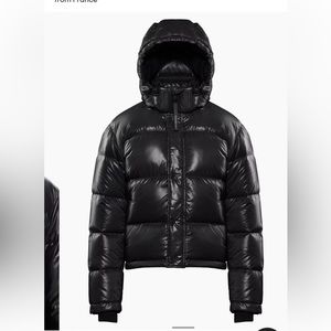 Aritzia Super Puff Shorty in hi-gloss black